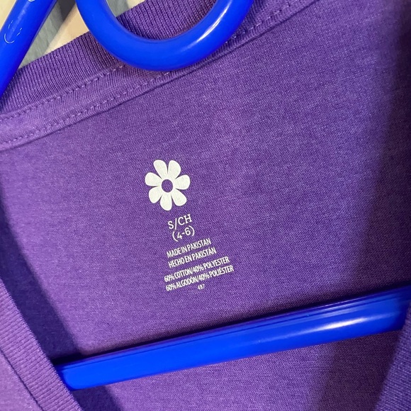 Moms Get Promoted to Grandma Purple Graphic Tee Size S (4-6) Women T Shirt - Picture 3 of 3